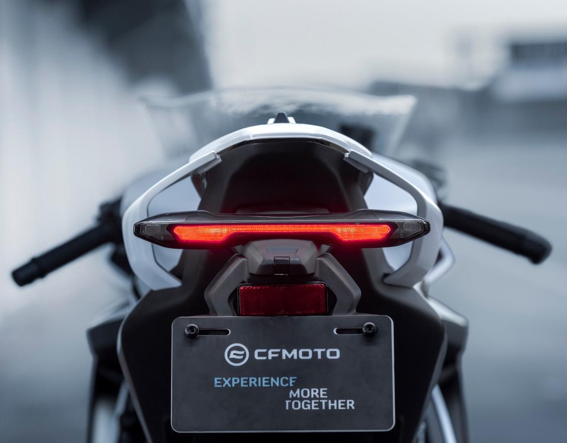 CF Moto 675SR-R 2025 3 Xi Lanh Ngang, Siêu Thể Thao, Giá Rẻ tại Đồng Tháp
