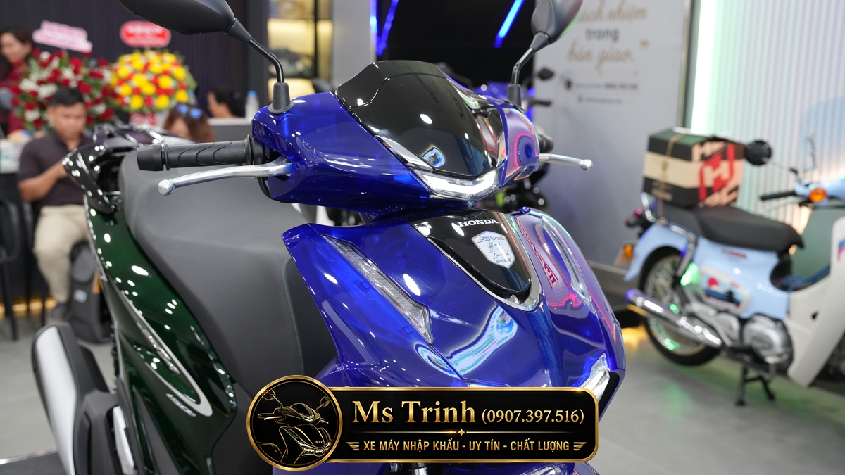 Honda SH150i Vetro Sapphire - Green tại Đồng Tháp: SH Ý 2 trong 1 giới hạn 200 xe