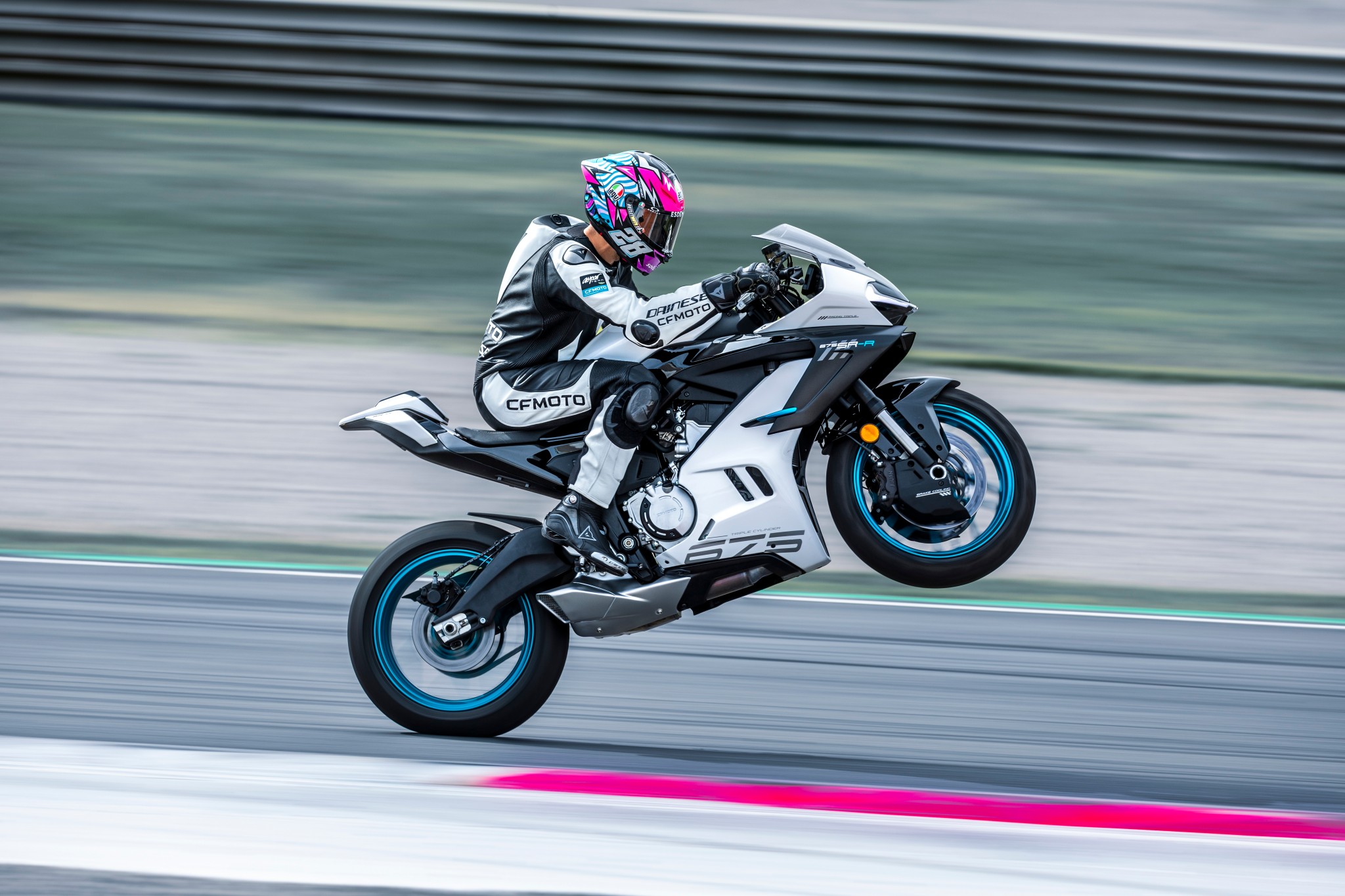 CF Moto 675SR-R 2025 3 Xi Lanh Ngang, Siêu Thể Thao, Giá Rẻ tại Đồng Tháp