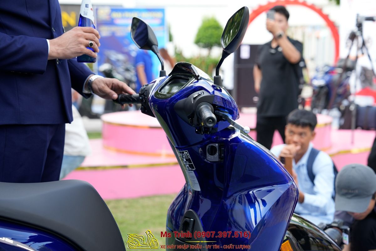 Honda SH150 Vetro Blue 2026 Limited Edition - Siêu phẩm SH Ý dàn áo xanh trong suốt cực hiếm tại Đồng Tháp