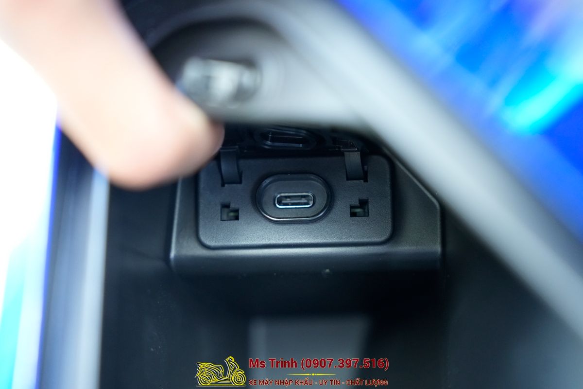 Honda SH150 Vetro Blue 2026 Limited Edition - Siêu phẩm SH Ý dàn áo xanh trong suốt cực hiếm tại Đồng Tháp