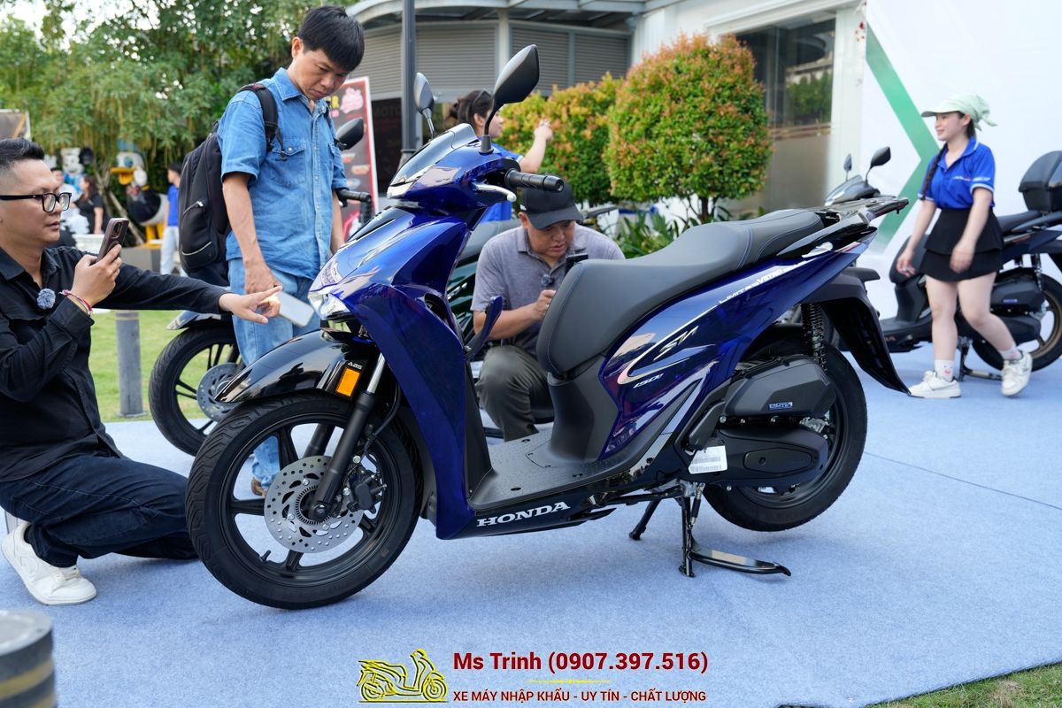 Honda SH150 Vetro Blue 2026 Limited Edition - Siêu phẩm SH Ý dàn áo xanh trong suốt cực hiếm tại Đồng Tháp