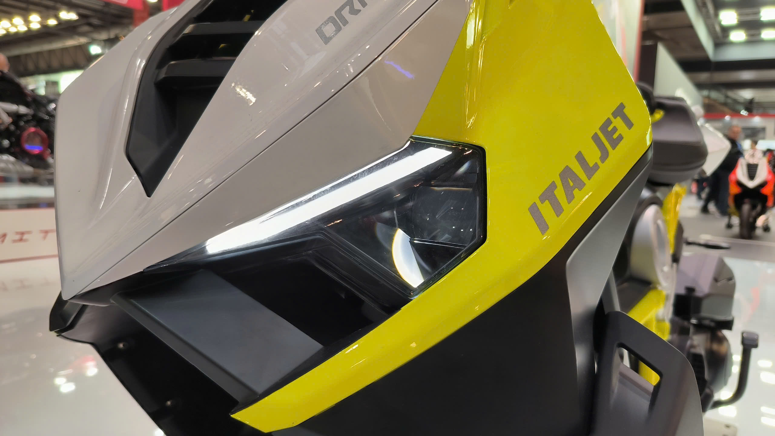 Italjet Dragster 300, Xe Tay Ga Thể Thao Thương Hiệu Từ Italy tại Đồng Tháp