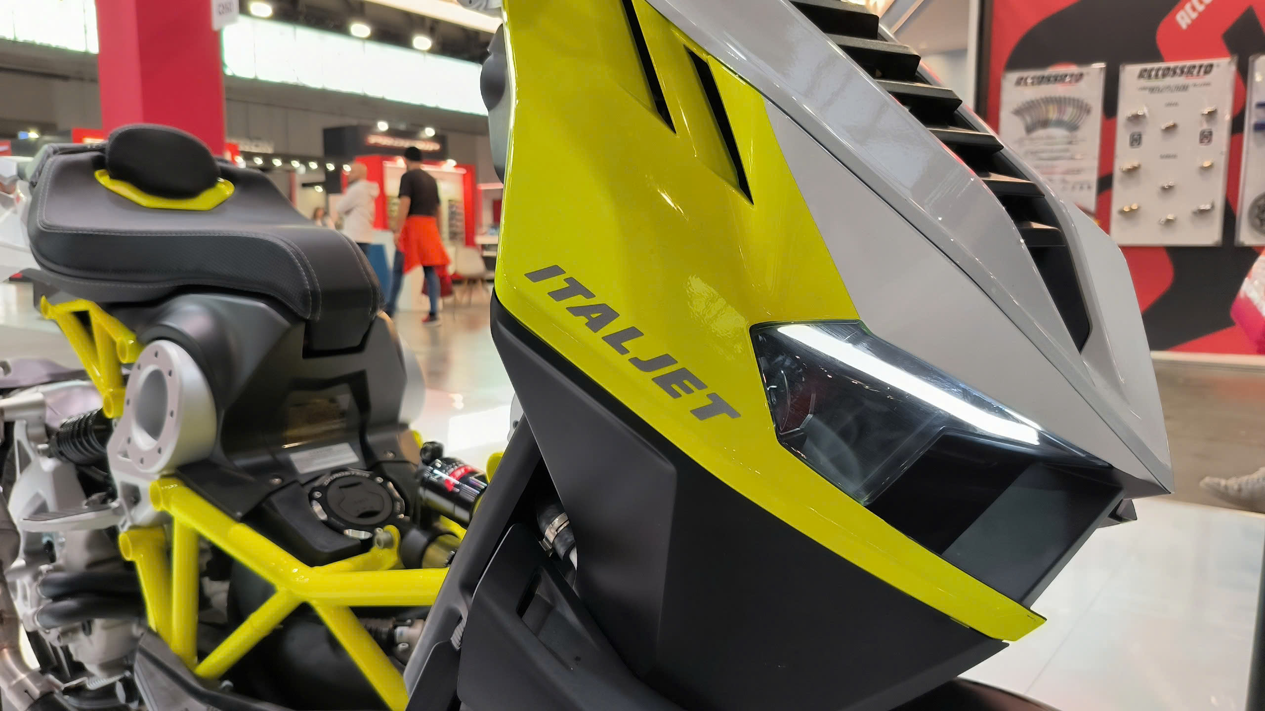 Italjet Dragster 300, Xe Tay Ga Thể Thao Thương Hiệu Từ Italy tại Đồng Tháp