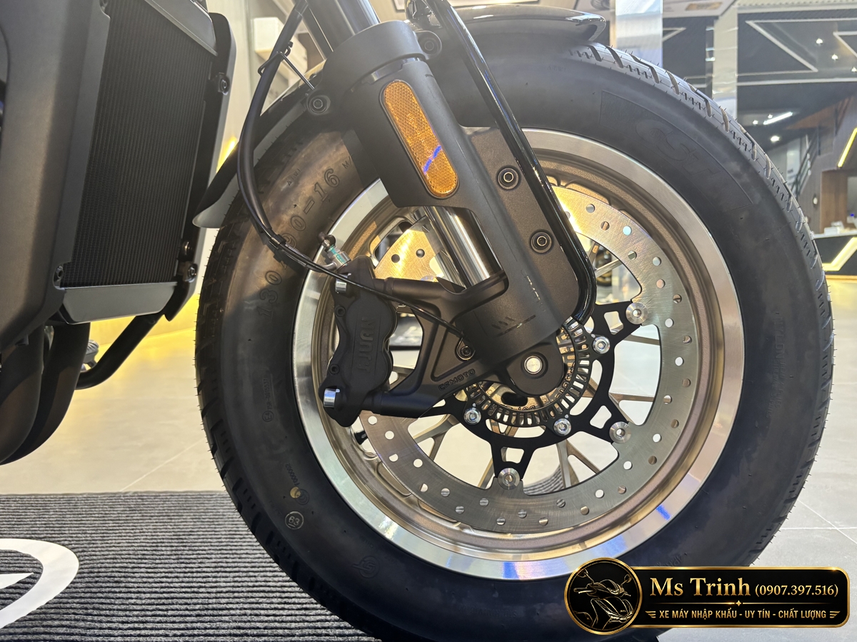 CFMOTO 450CL-C AMT có ABS hai kênh và kiểm soát lực kéo