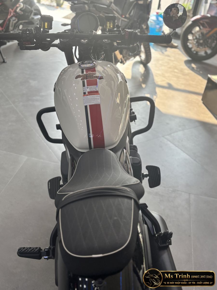 Yên CFMOTO 450CL-C AMT cao 705 mm giúp dễ tiếp cận hơn