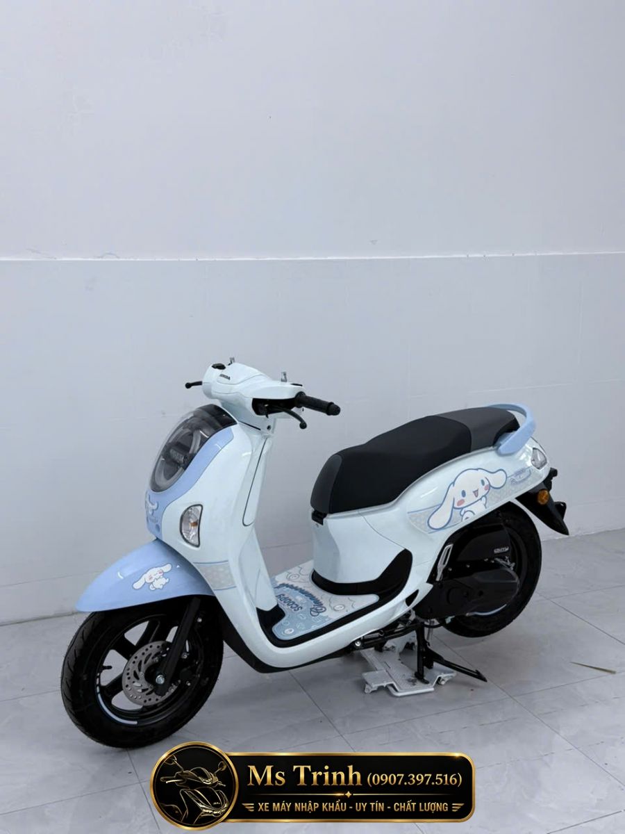 Honda Scoopy Cinnamoroll 2026 Đồng Tháp góc trước nghiêng trẻ trung và khác biệt.