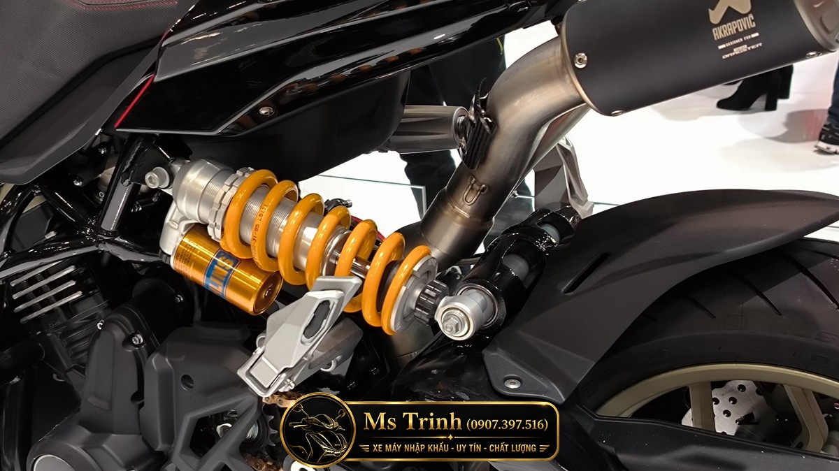Góc nghiêng Italjet Dragster 700 2026 cho thấy ngoại hình cực kỳ dữ dằn và thể thao hiện đại