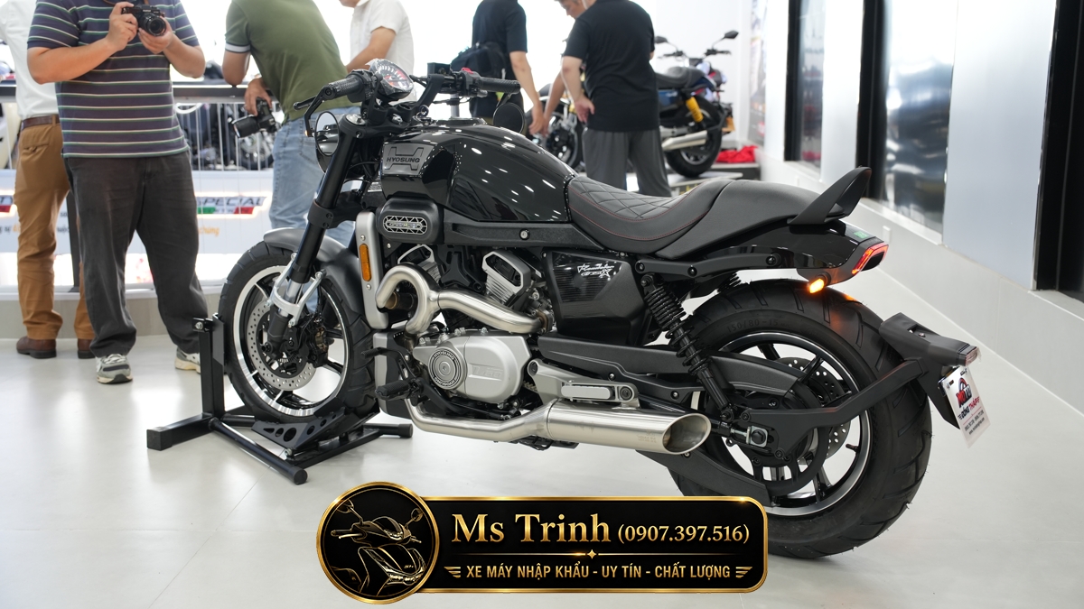 Hyosung Gv350x màu đen