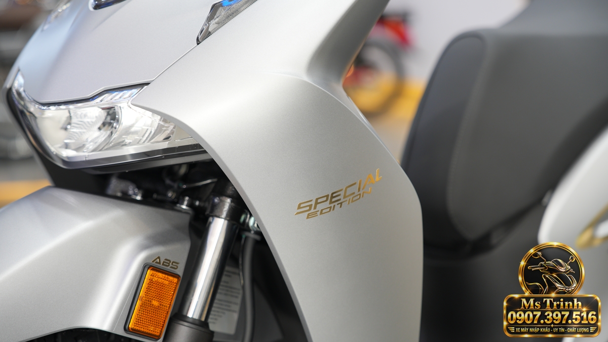 Tổng thể Honda SH150 Ý màu xám bạc model 2027 Hình ảnh thực tế Honda SH150 Ý màu xám bạc model 2027 tại cửa hàng CubShop Premium