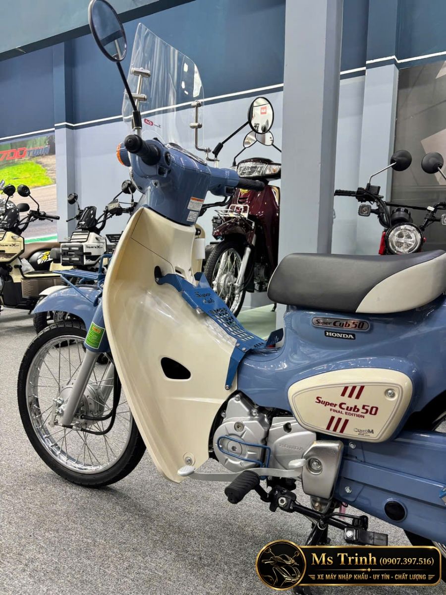 Super Cub 50 Final Edition nhập Nhật với tem Final Edition đặc biệt