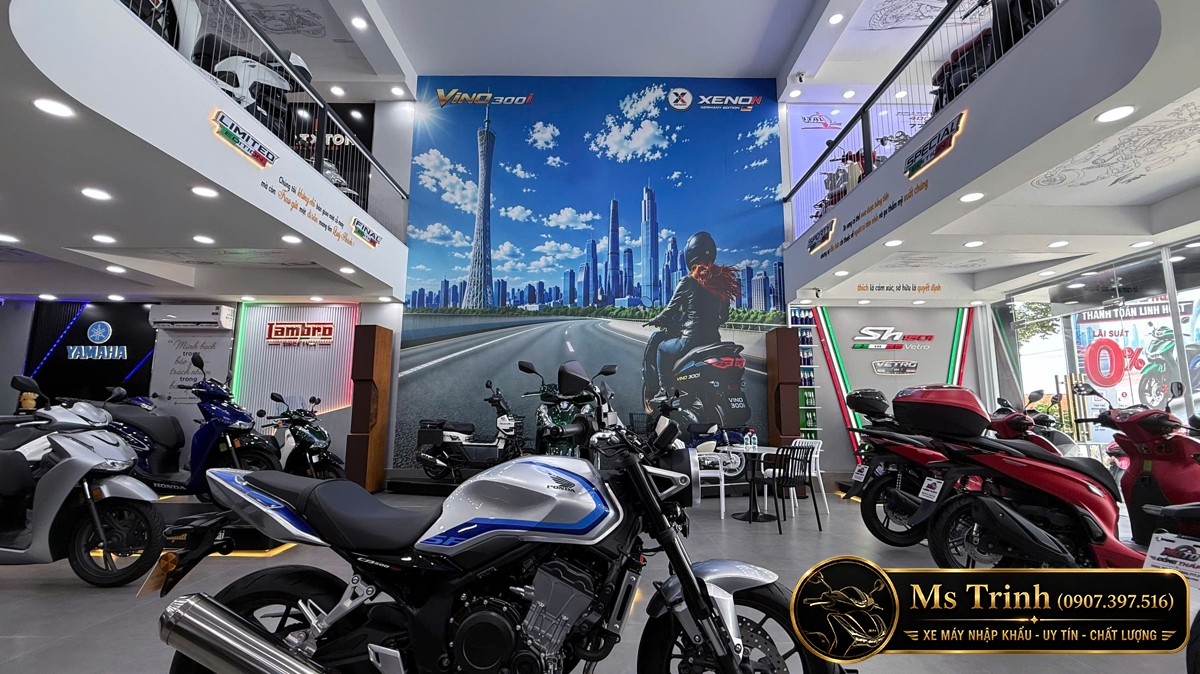 Honda CB500SF trưng bày trong showroom Moto Đồng Tháp rộng rãi
