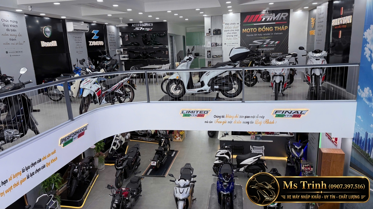 Khu vực trưng bày Hyosung Kove và Italjet Dragster tại Moto Đồng Tháp