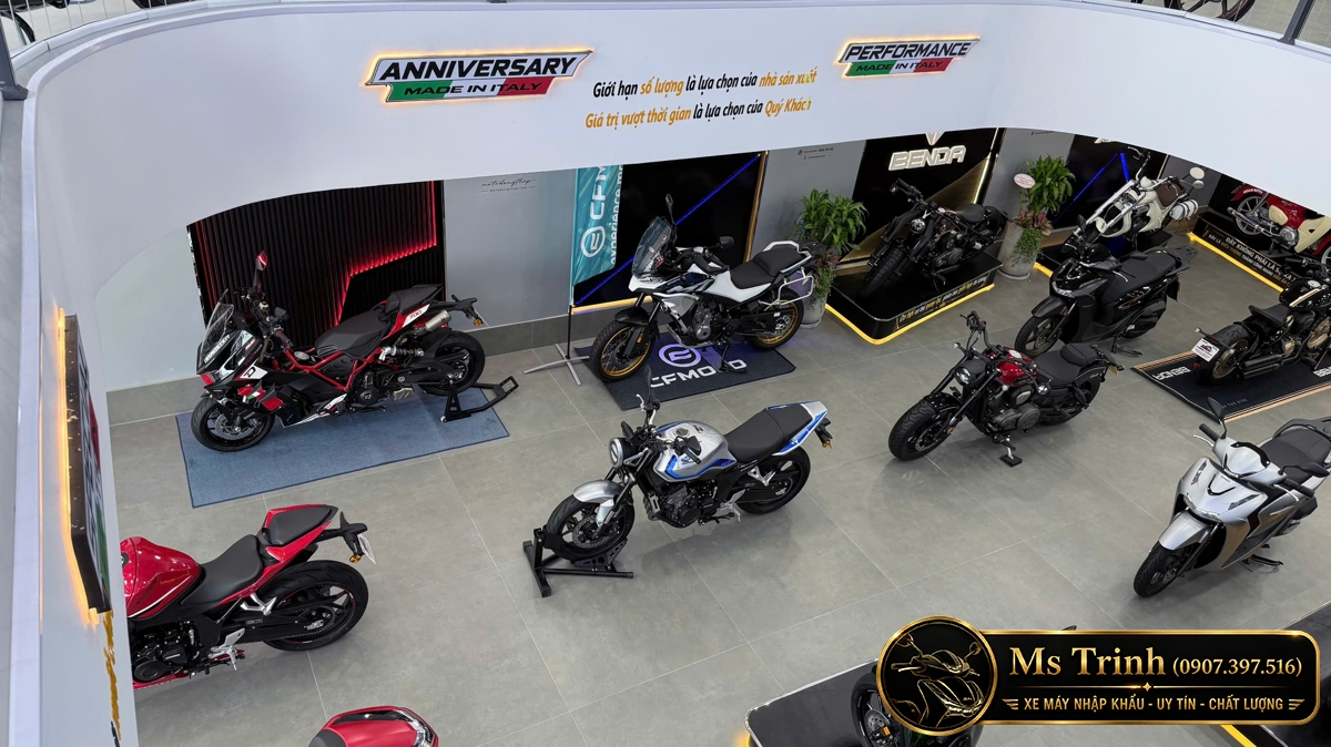 Khu phụ kiện ST Italy và xe Honda tại Moto Đồng Tháp