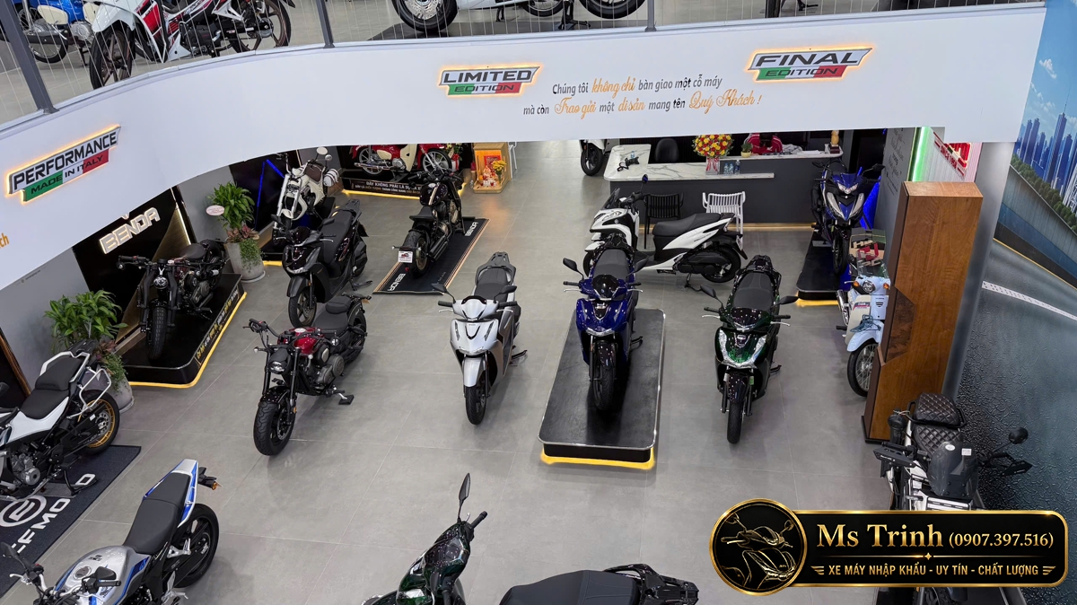 Khu trưng bày Voge và xe Honda Adventure tại Moto Đồng Tháp