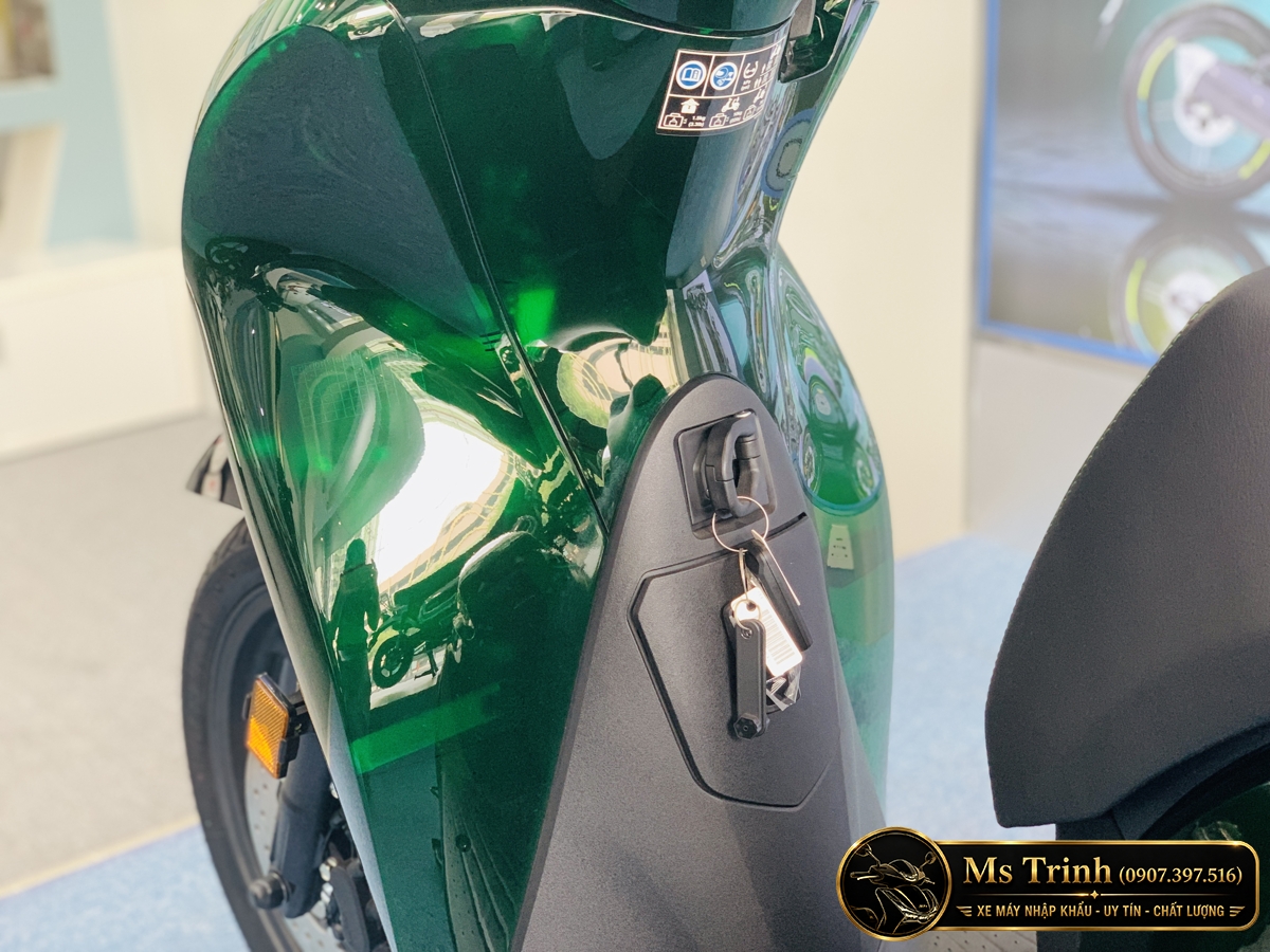 Hộc chứa đồ phía trước Honda SH150 Vetro Green nhập khẩu Ý