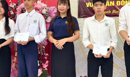 Đại Phát Motor – Xe máy Đồng Tháp đồng hành trao quà mùa xuân tại THPT Thanh Bình 1