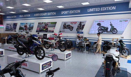 Không khí nhộn nhịp trong ngày mở bán tại Đại Phát Motor
